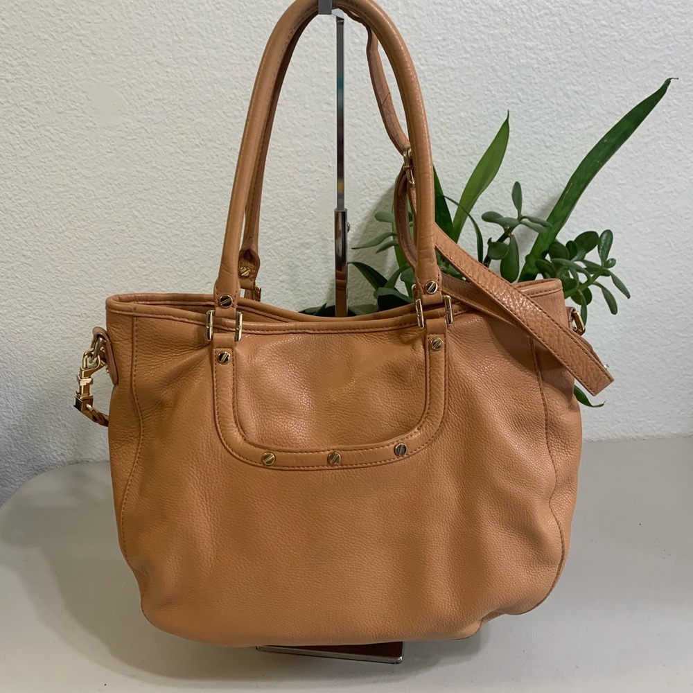 ๐๐ Tory Burch Camel Leather Shoulder Bag - Picture 2 of 14